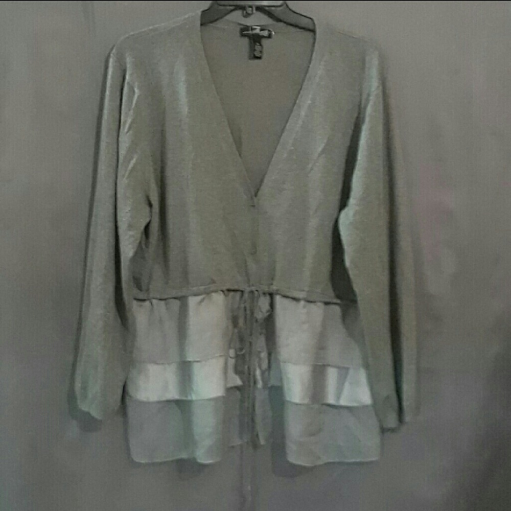 Beautiful Willi Smith  grey Sweater Top